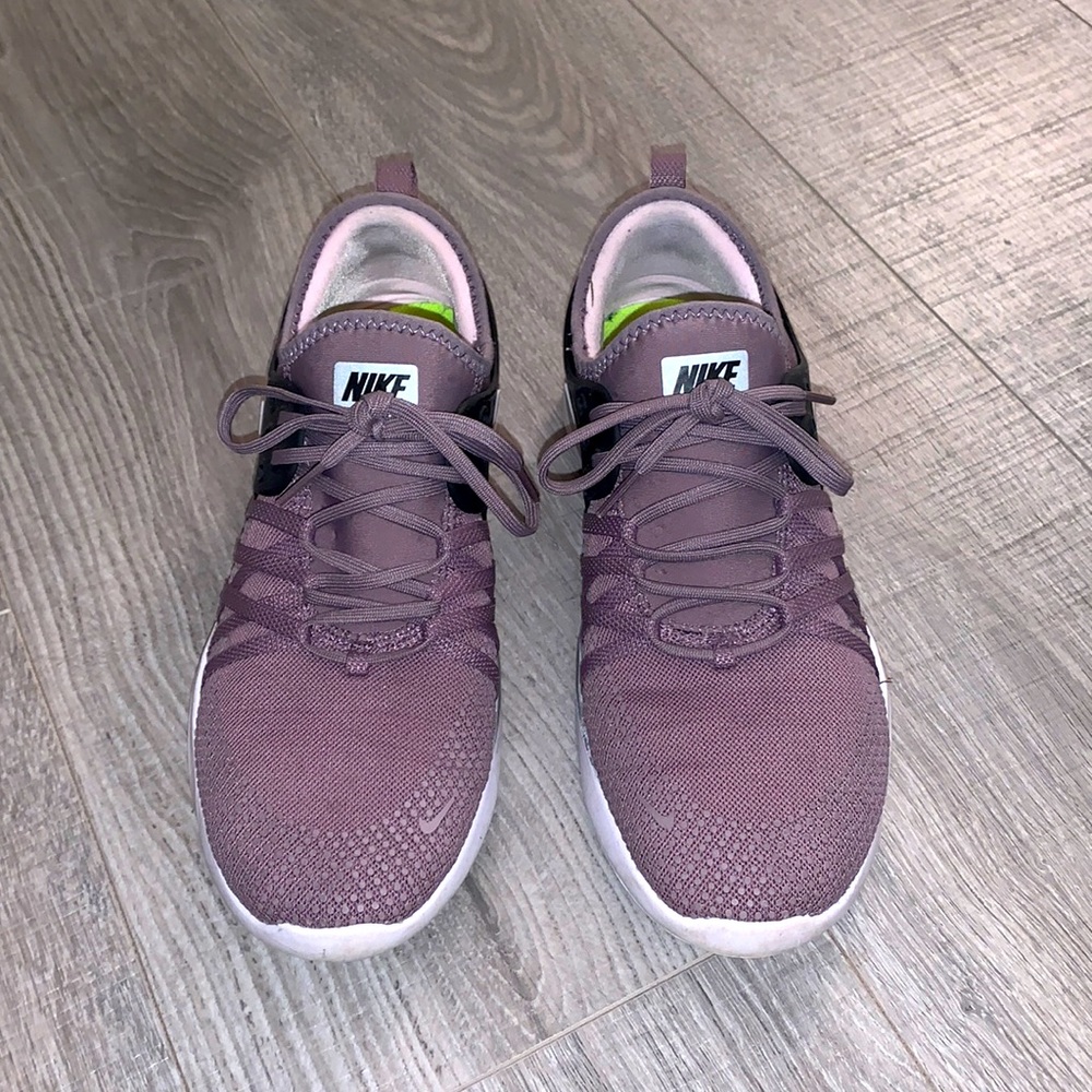 Women’s Nike sneakers